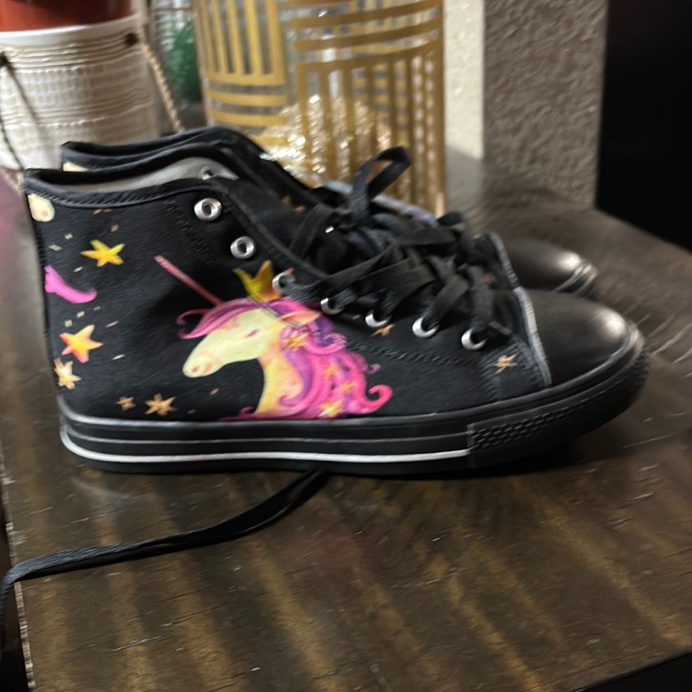 Unicorn High-Top Women Sneakers - Black and Pink